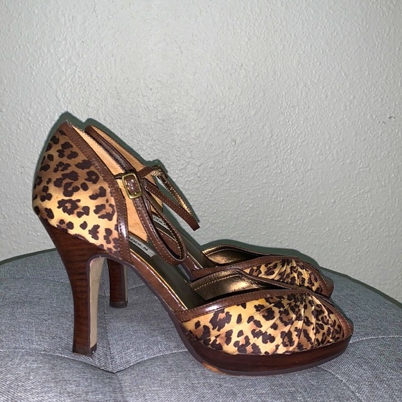 Steve Madden Shoes - Steve Madden Maggie leopard print peep toe platform heels Sz 7.5 ankle tie